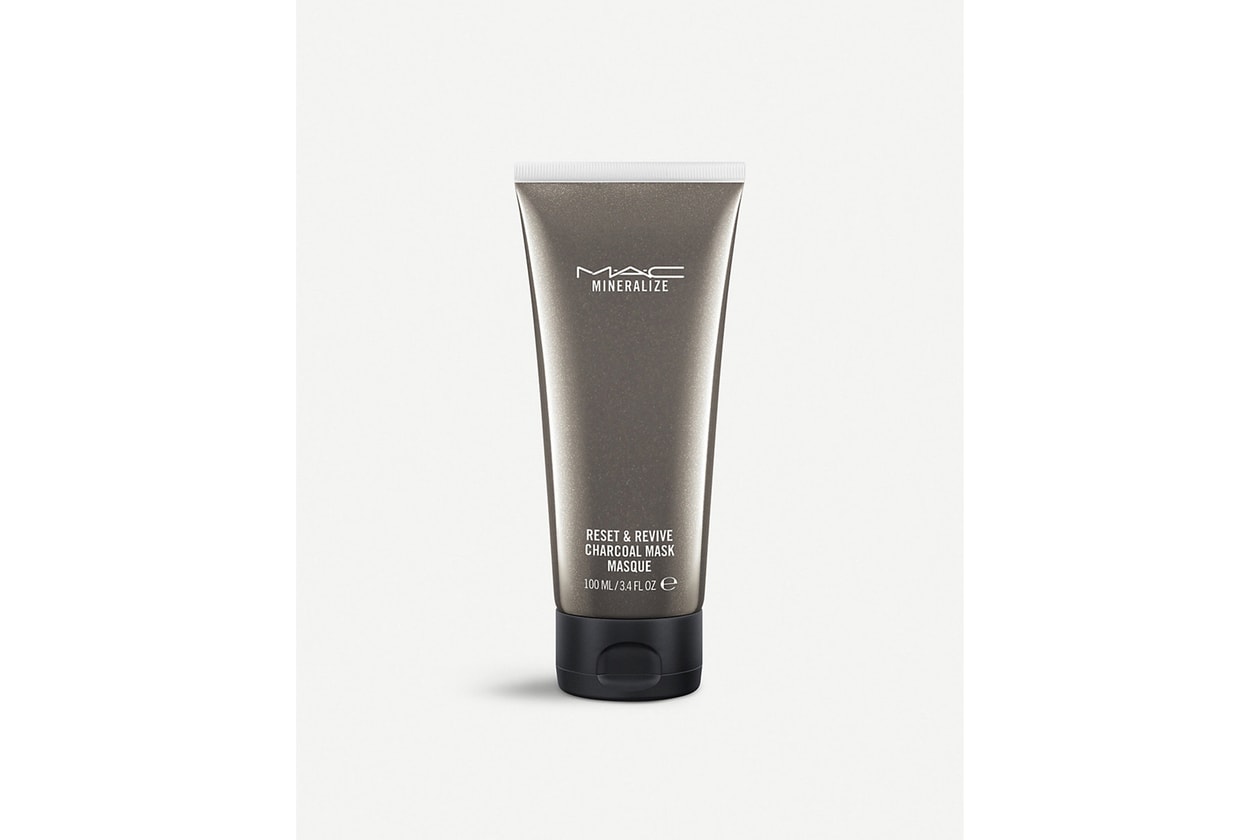 mac MINERALIZE RESET & REVIVE CHARCOAL MASK