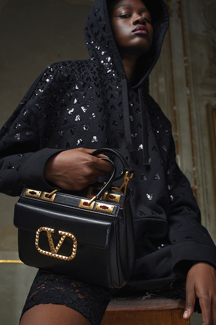 VALENTINO GARAVANI ROCKSTUD ALCOVE DOUBLE HANDLE BAG