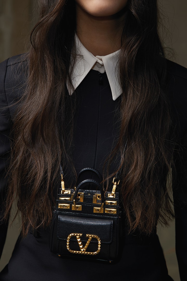 VALENTINO GARAVANI ROCKSTUD ALCOVE DOUBLE HANDLE BAG