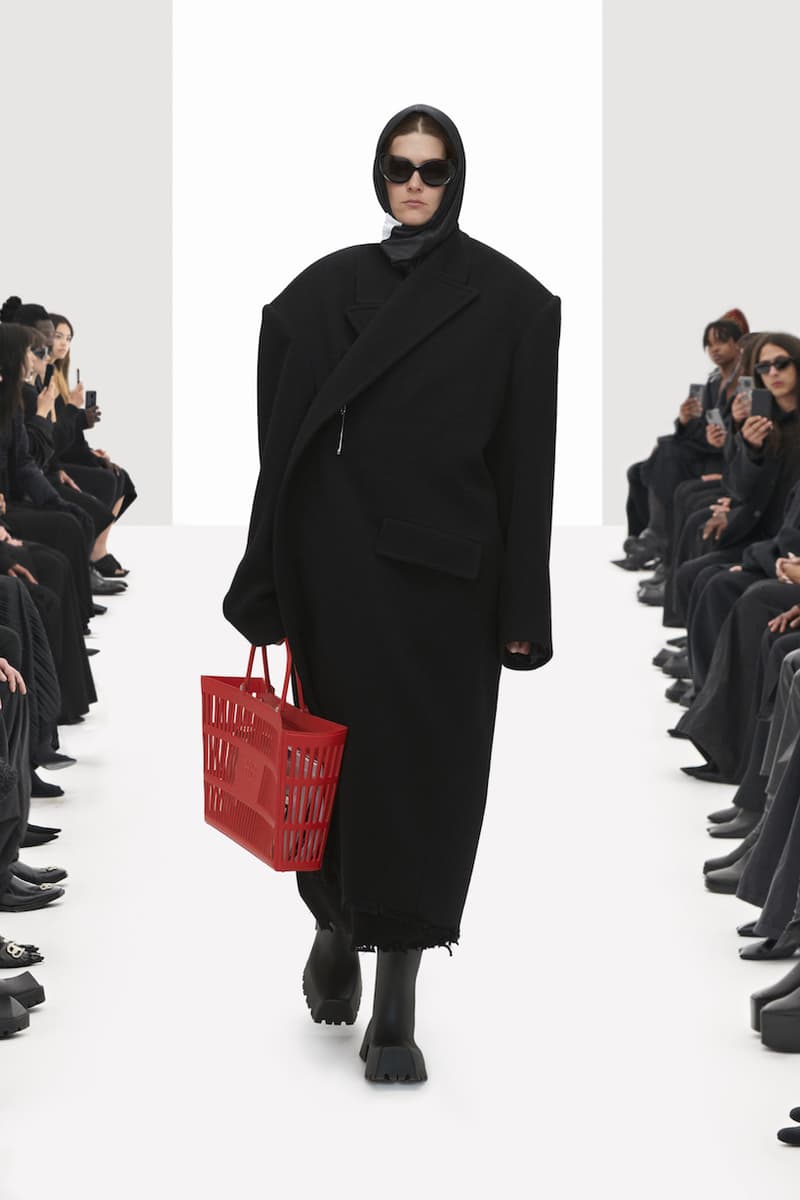 balenciaga clones 2022 ss demna gvasalia runway show