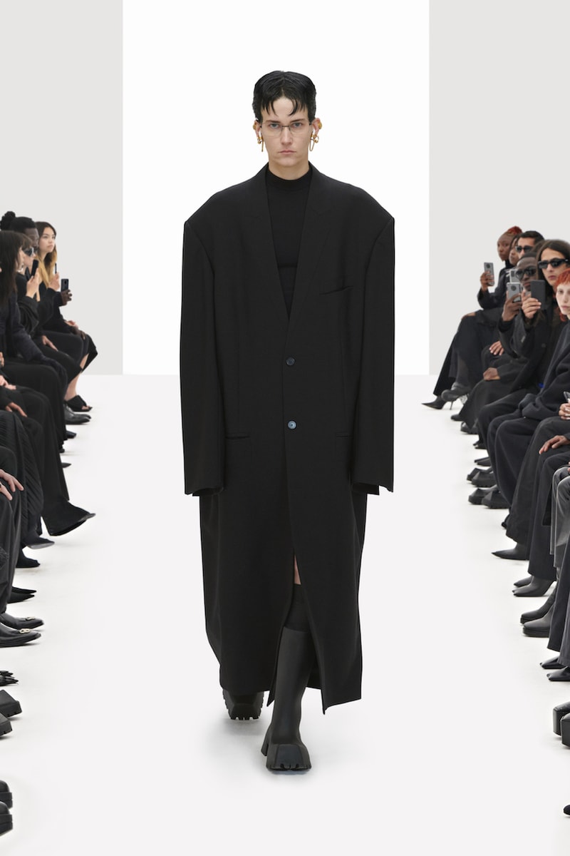 balenciaga clones 2022 ss demna gvasalia runway show