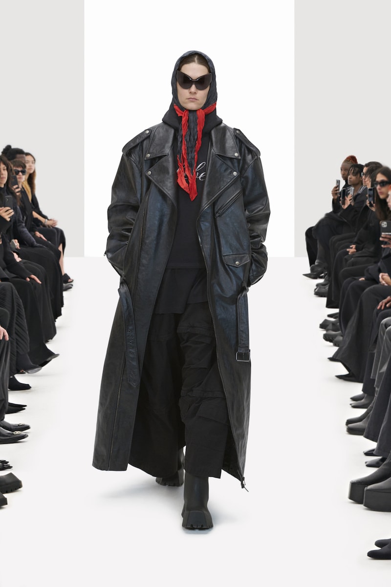 balenciaga clones 2022 ss demna gvasalia runway show