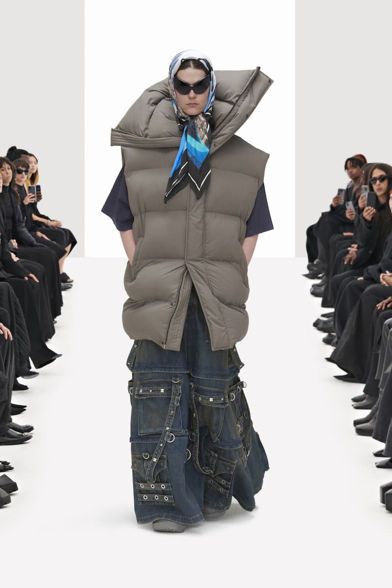balenciaga clones 2022 ss demna gvasalia runway show
