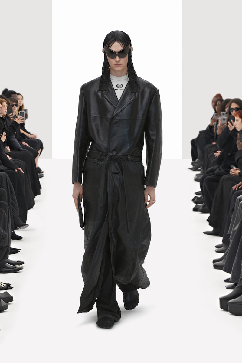 balenciaga clones 2022 ss demna gvasalia runway show
