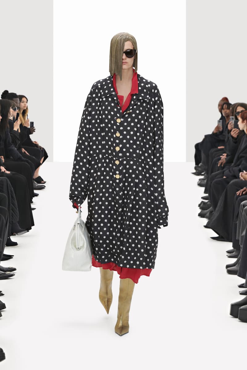 balenciaga clones 2022 ss demna gvasalia runway show