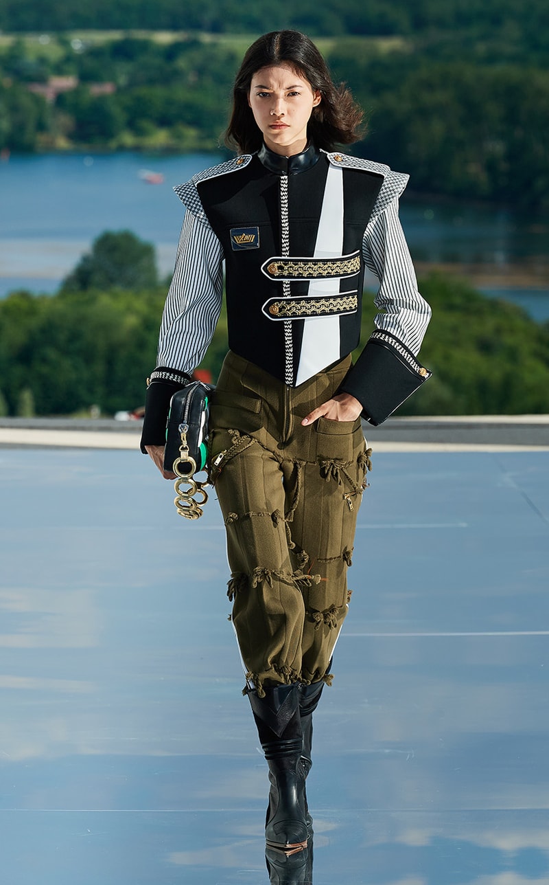 Nicolas Ghesquiere Louis Vuitton Resort 2022 
