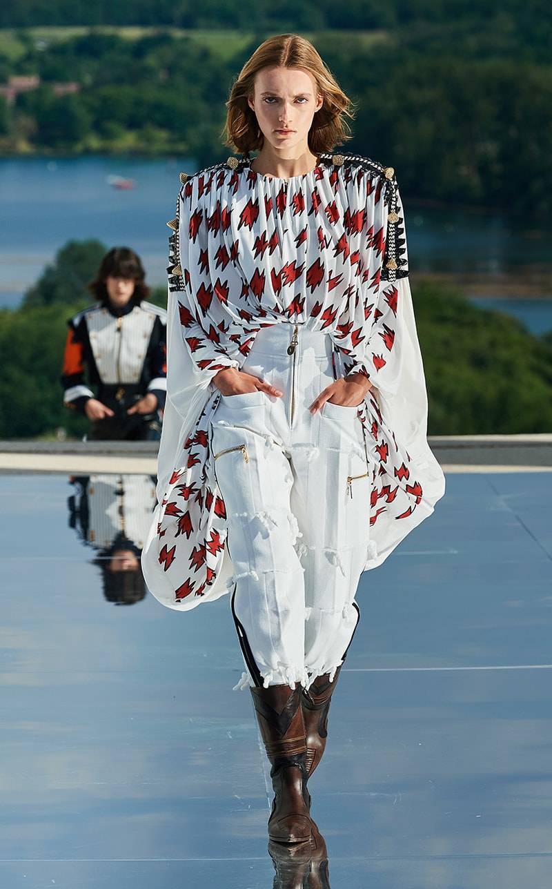 Nicolas Ghesquiere Louis Vuitton Resort 2022 