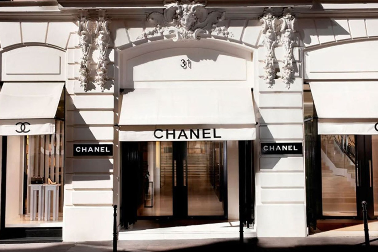 Chanel Beauty 31 Rue Cambon powder foundation