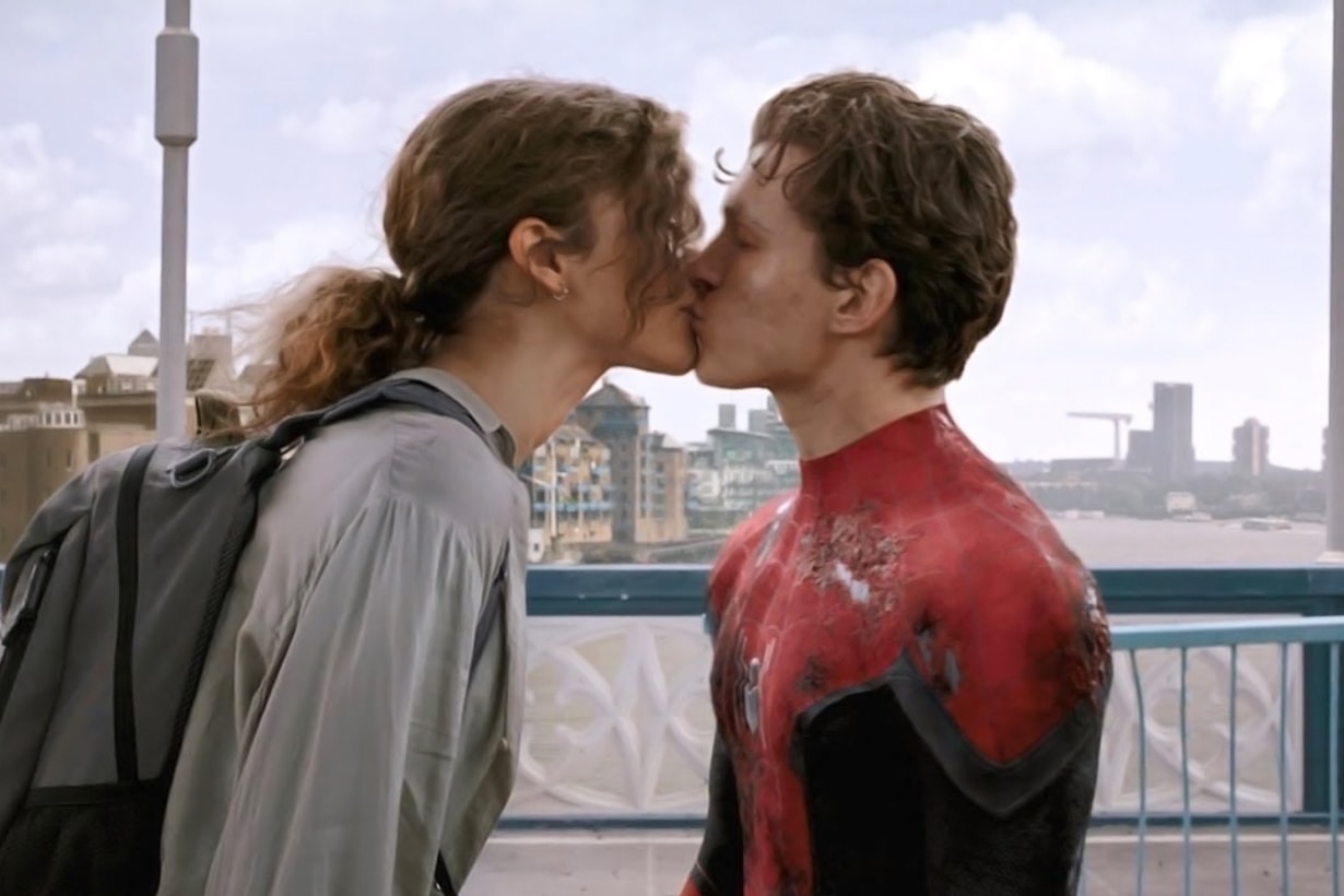 Tom Holland  Zendaya Spider-Man: Homecoming Caught kissing celebrities couples dating rumours hollywood actors actresses 