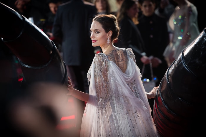 人美心也美:出道近 30 年,Angelina Jolie 為什麼在此時開了 IG?