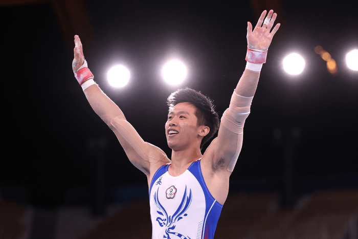 曾出演《翻滾吧!男孩》揚言「一定參加奧運」!台灣體操選手李智凱夢想成真奪銀牌