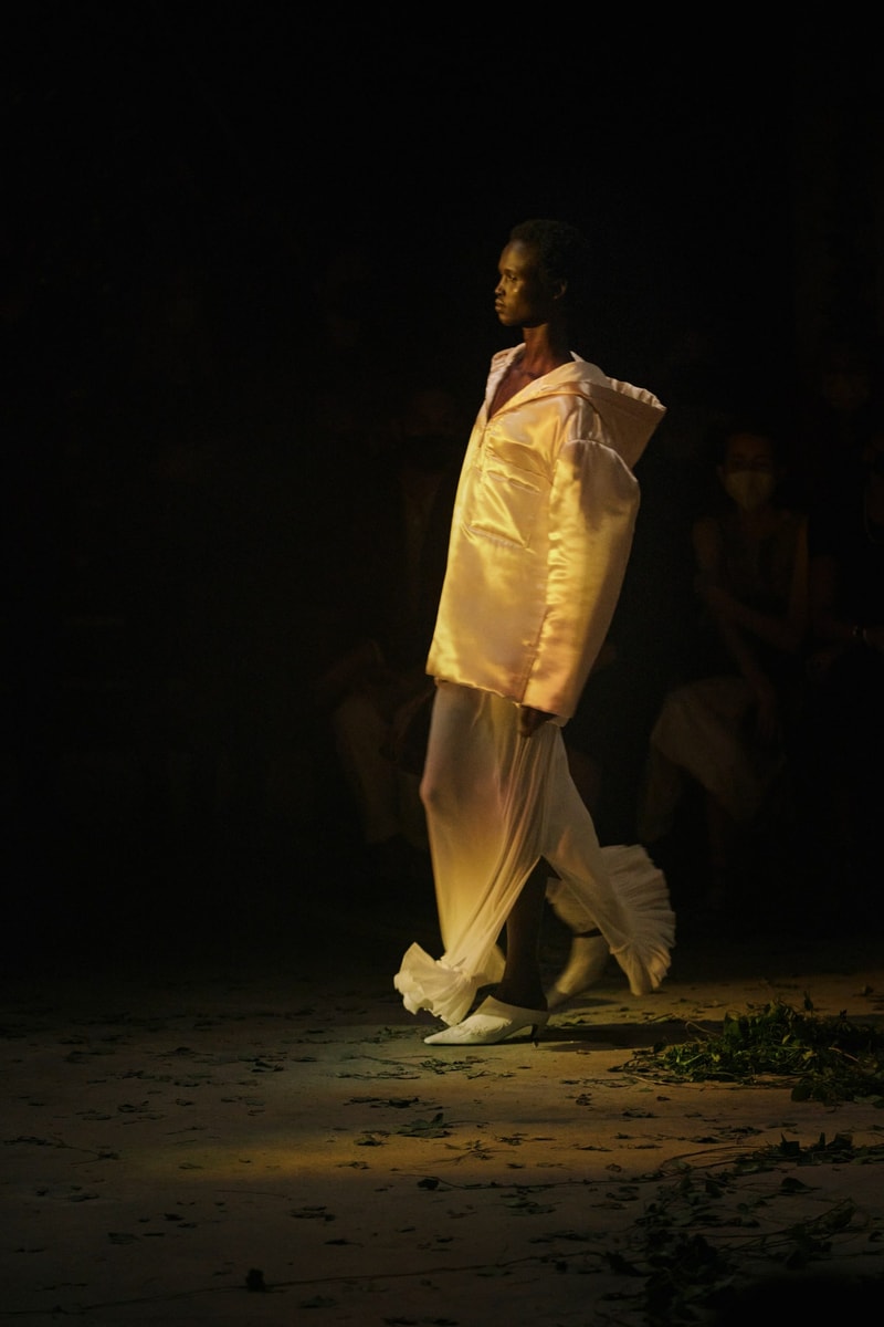 khaite spring 2022 ready to wear fashion shows 