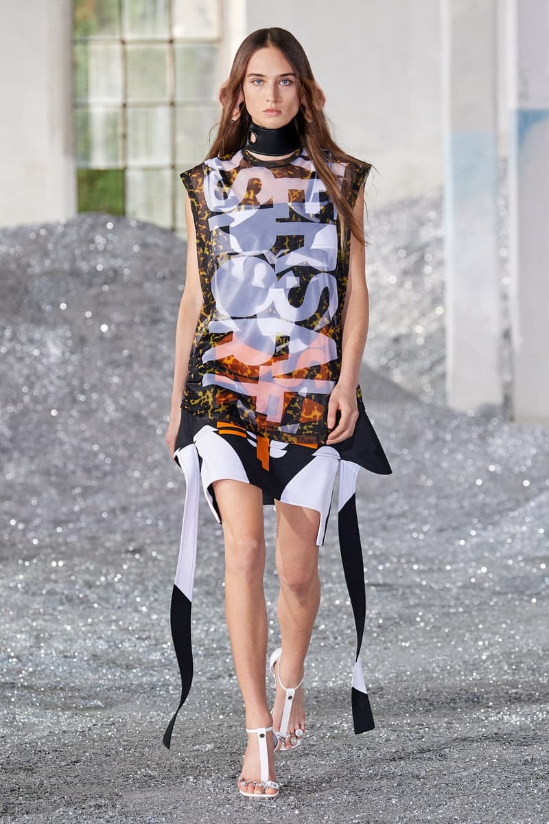 Burberry 2022ss runway mfw Riccardo Tisci