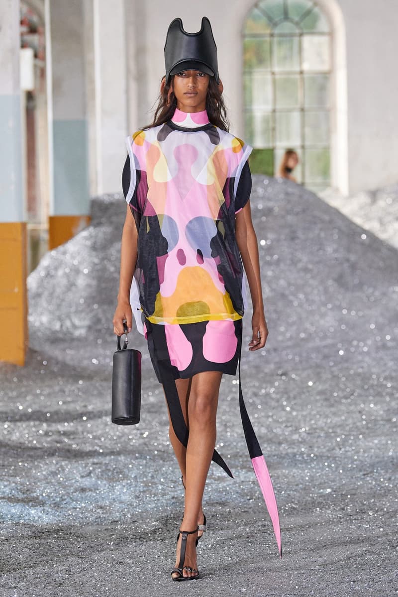 Burberry 2022ss runway mfw Riccardo Tisci