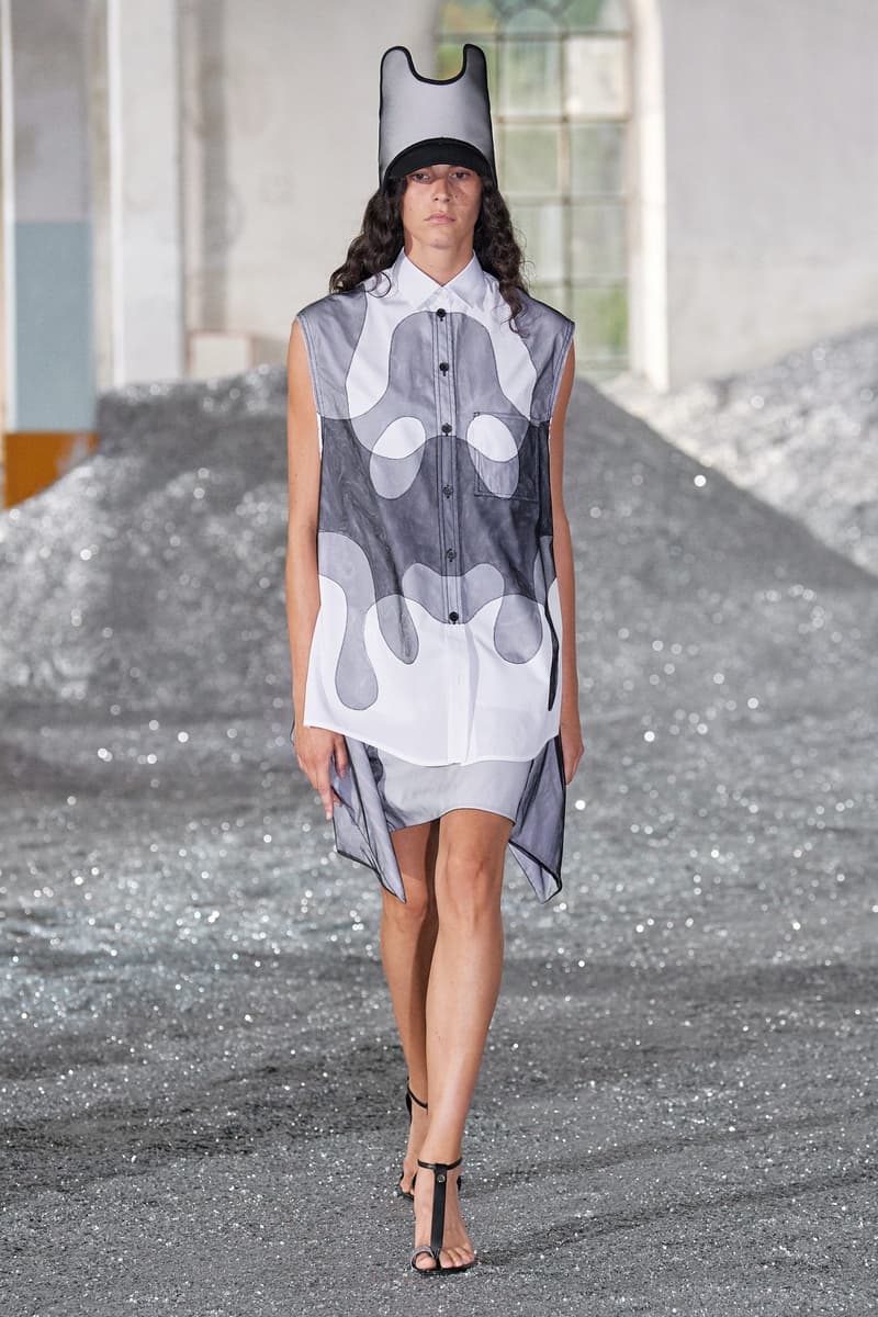 Burberry 2022ss runway mfw Riccardo Tisci