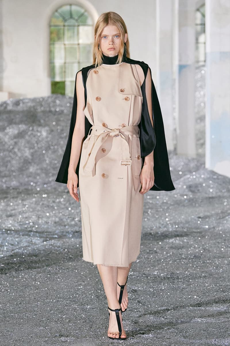 Burberry 2022ss runway mfw Riccardo Tisci