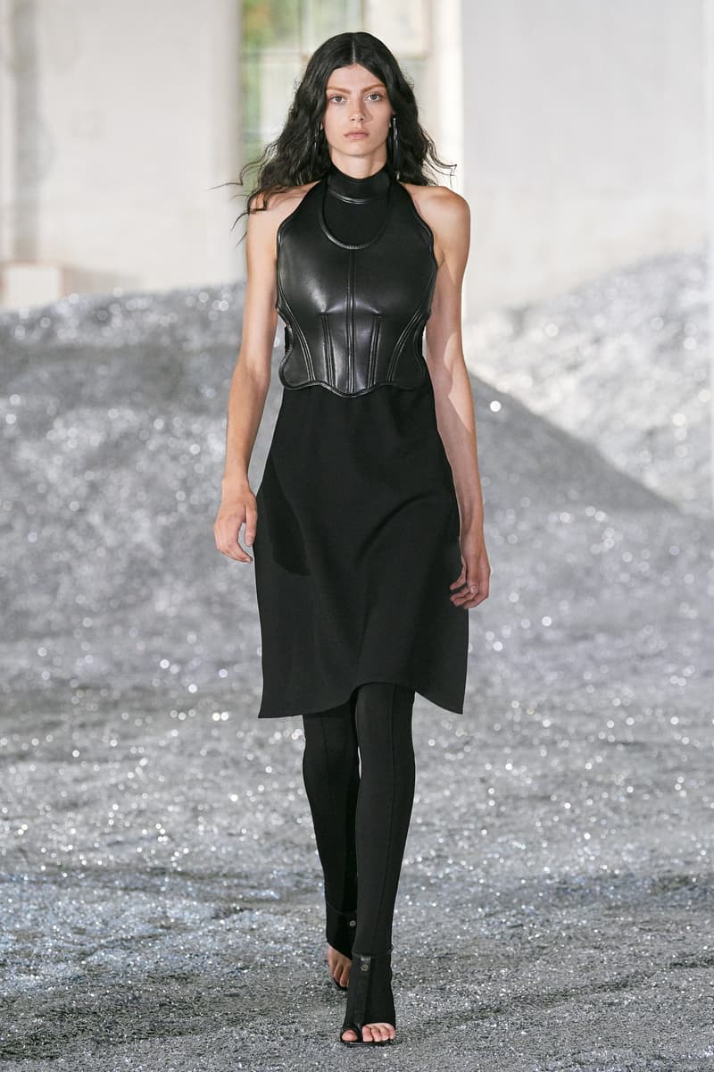 Burberry 2022ss runway mfw Riccardo Tisci