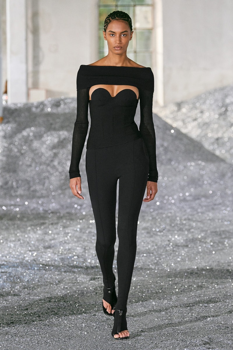 Burberry 2022ss runway mfw Riccardo Tisci