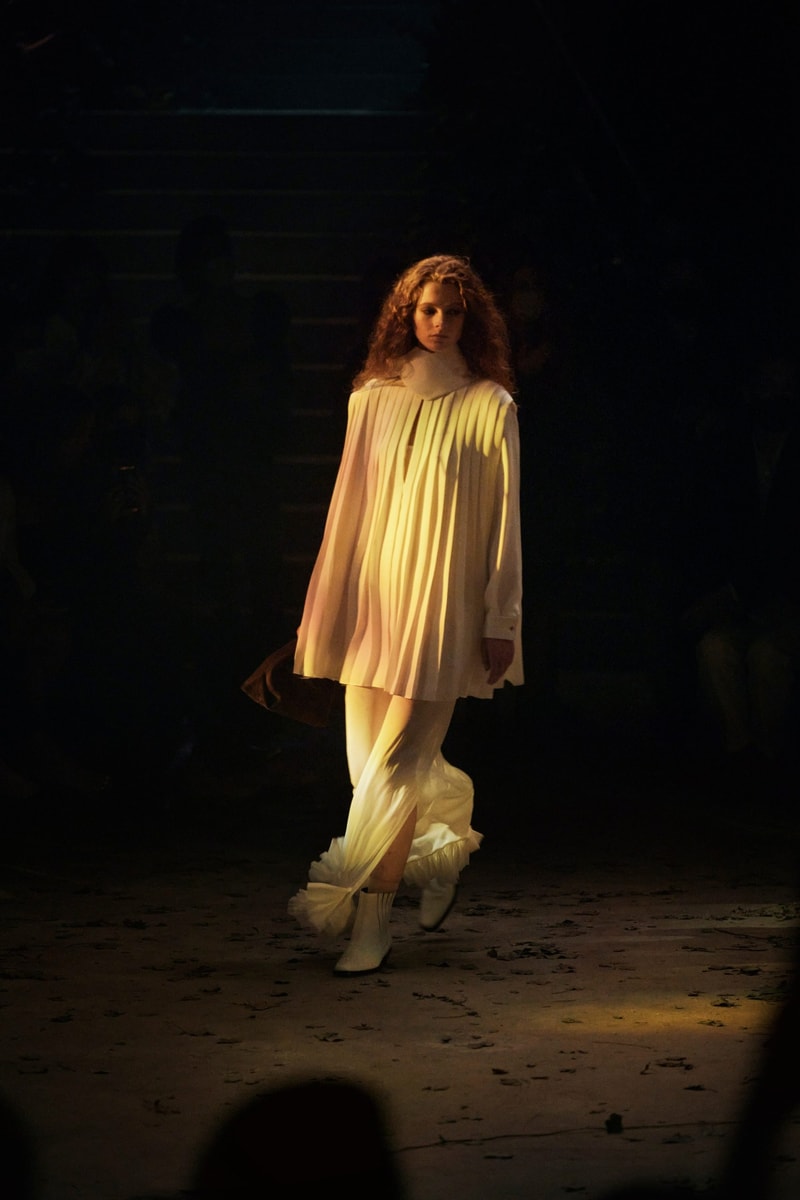 khaite spring 2022 ready to wear fashion shows 