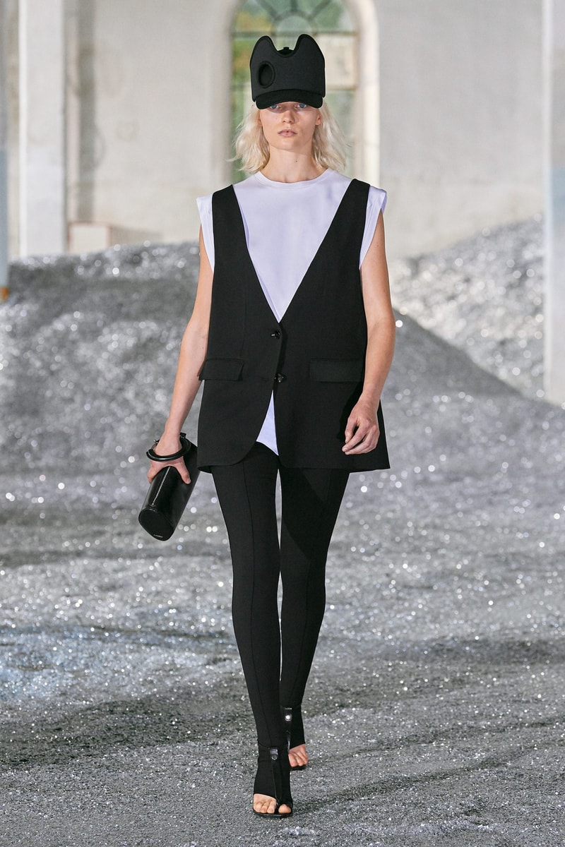 Burberry 2022ss runway mfw Riccardo Tisci