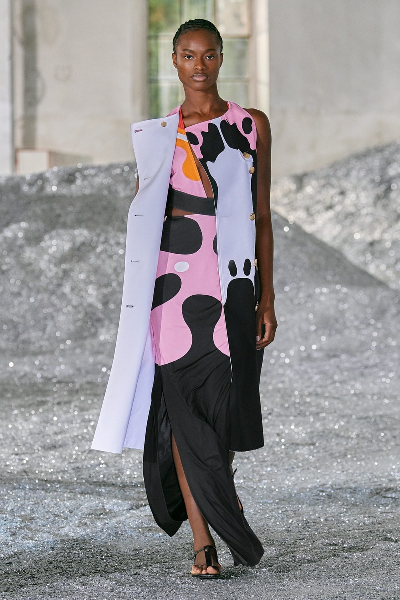 Burberry 2022ss runway mfw Riccardo Tisci