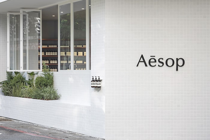 走進新開幕 Aesop 永康街概念店,簡約純白的設計中藏有特殊寓意!