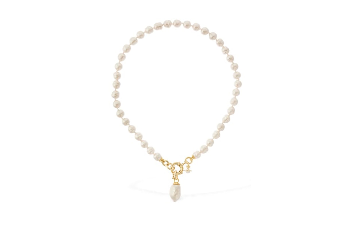 pearl necklace Choker Korean Star Outfit Idea 2021 FW