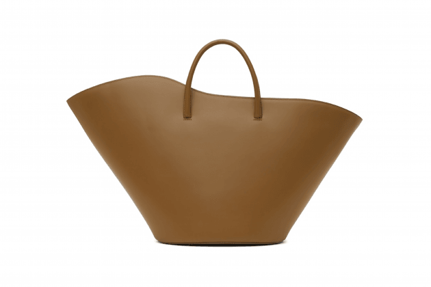 10-elegant-and-large-size-handbags-for-work-03