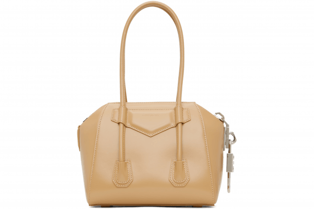 10-elegant-and-large-size-handbags-for-work-07