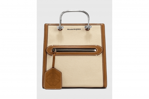 10-elegant-and-large-size-handbags-for-work-08
