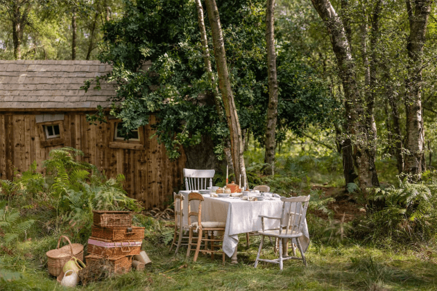 Disney-&-Airbnb-made-a-real-Winnie-the-Pooh-house-to-rent-04
