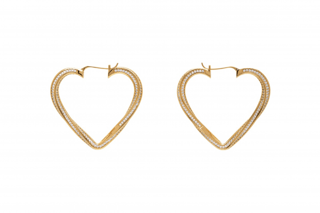 Nicole-Richie-said-hoop-earrings-are-the-everlasting-accessory-03