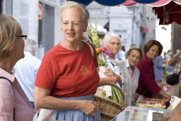 QQueen-Margrethe-II-join-Netflix-movie-Ehrengard-production-as-set-designer-03