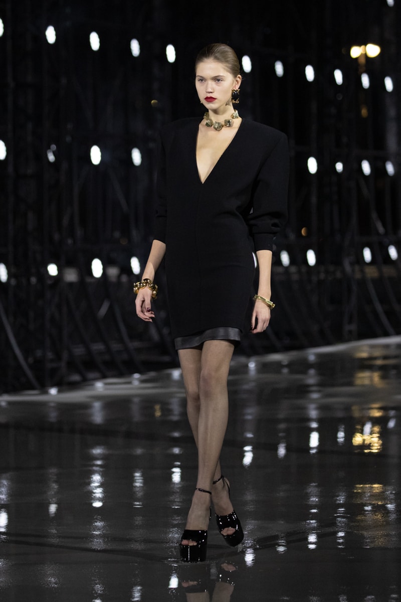 saint laurent pfw paloma picasso 2022 ss runway looks