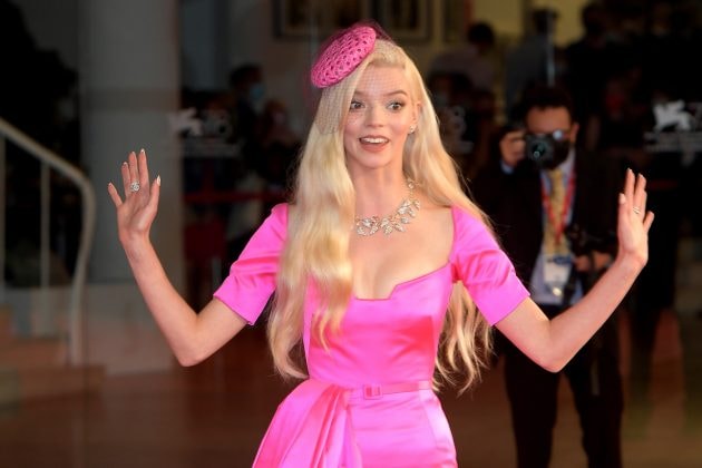 venice film kristen stewart anya Timothée Maggie Gyllenhaal Benedict Cumberbatch 2021 behind scene