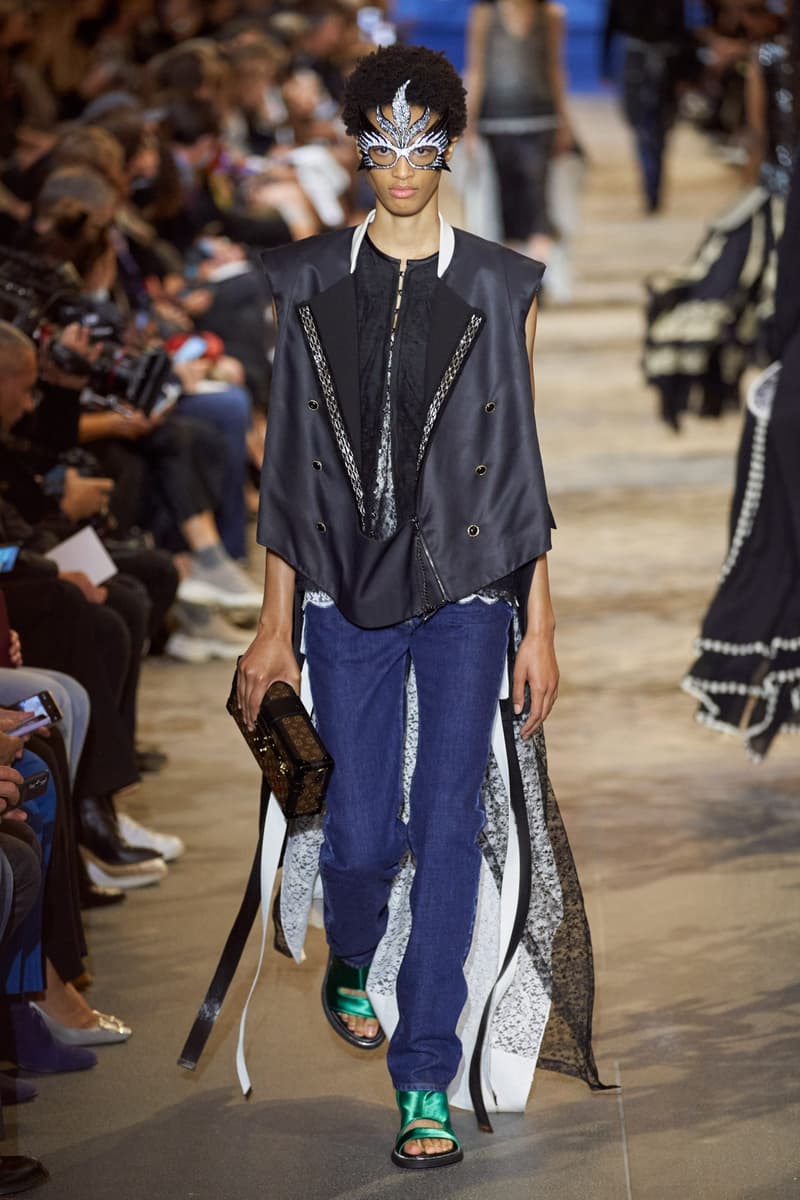 Louis Vuitton 2022ss show runway pfw