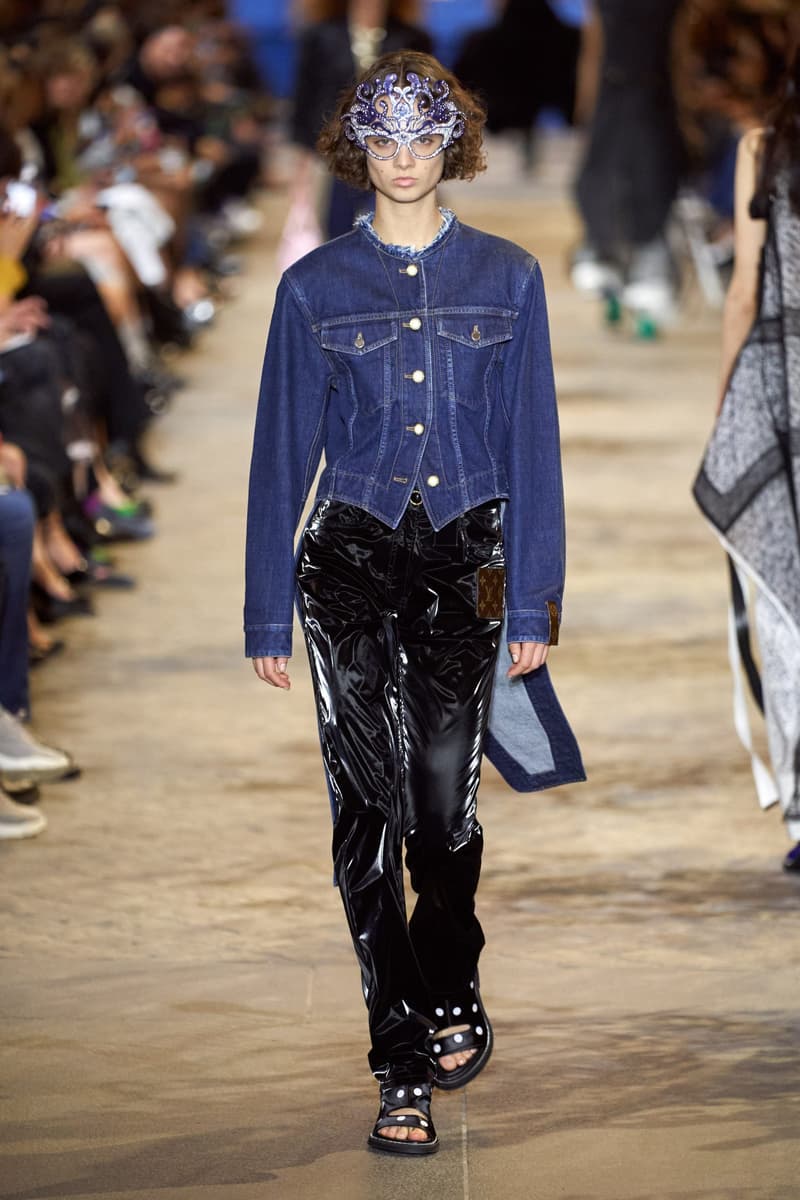 Louis Vuitton 2022ss show runway pfw
