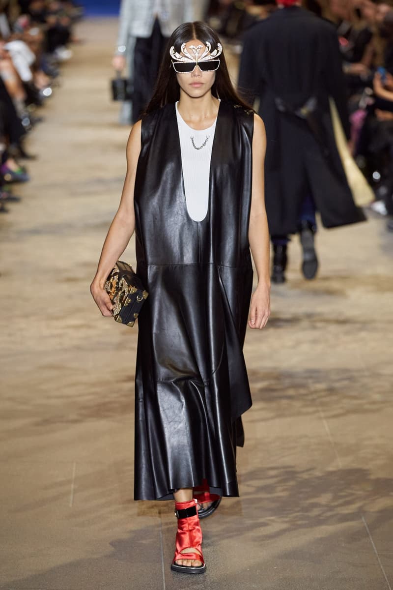 Louis Vuitton 2022ss show runway pfw