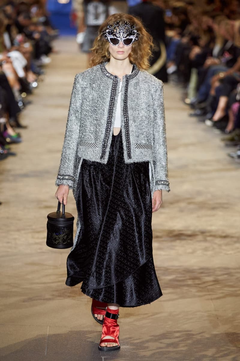 Louis Vuitton 2022ss show runway pfw