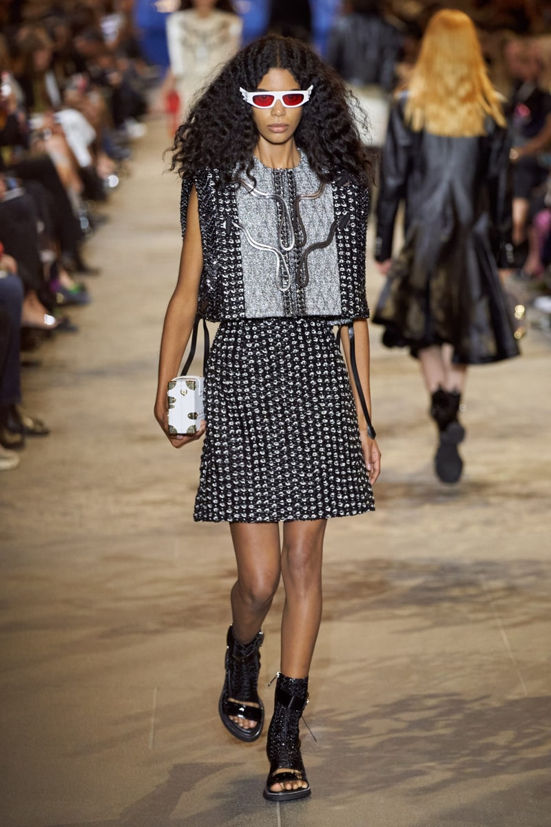Louis Vuitton 2022ss show runway pfw 