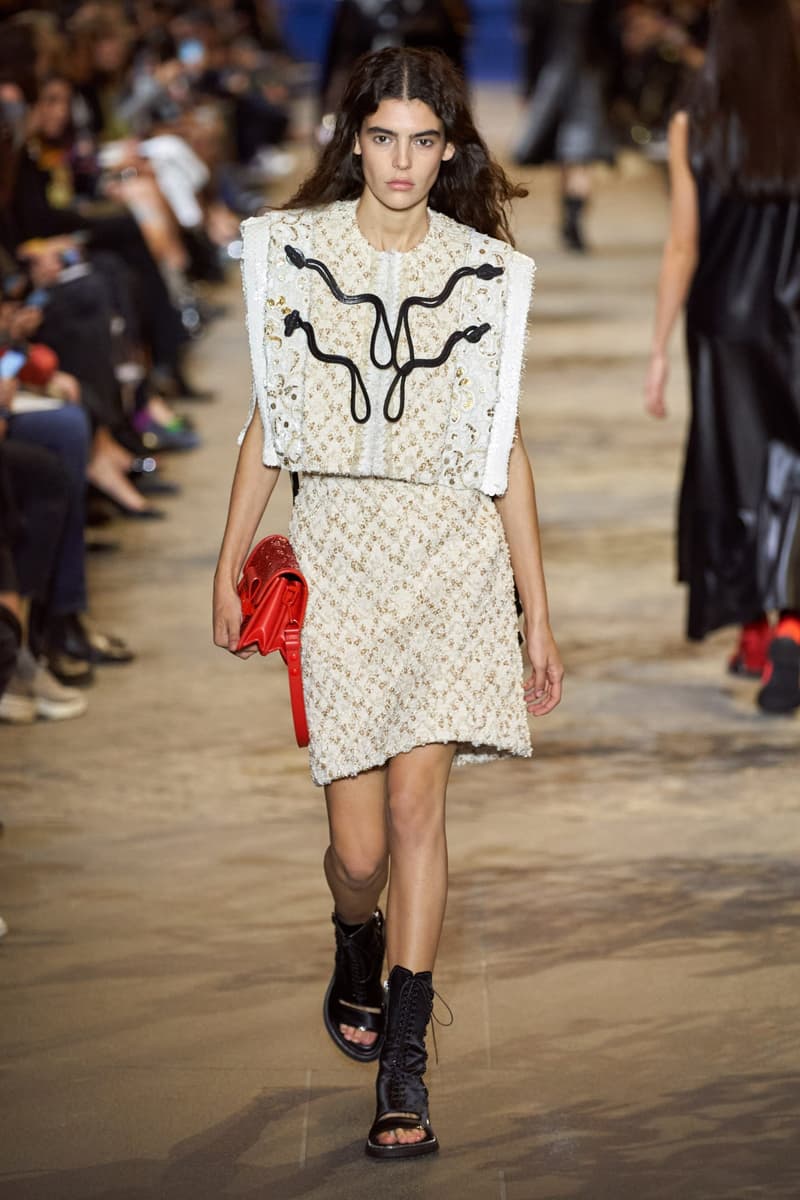 Louis Vuitton 2022ss show runway pfw