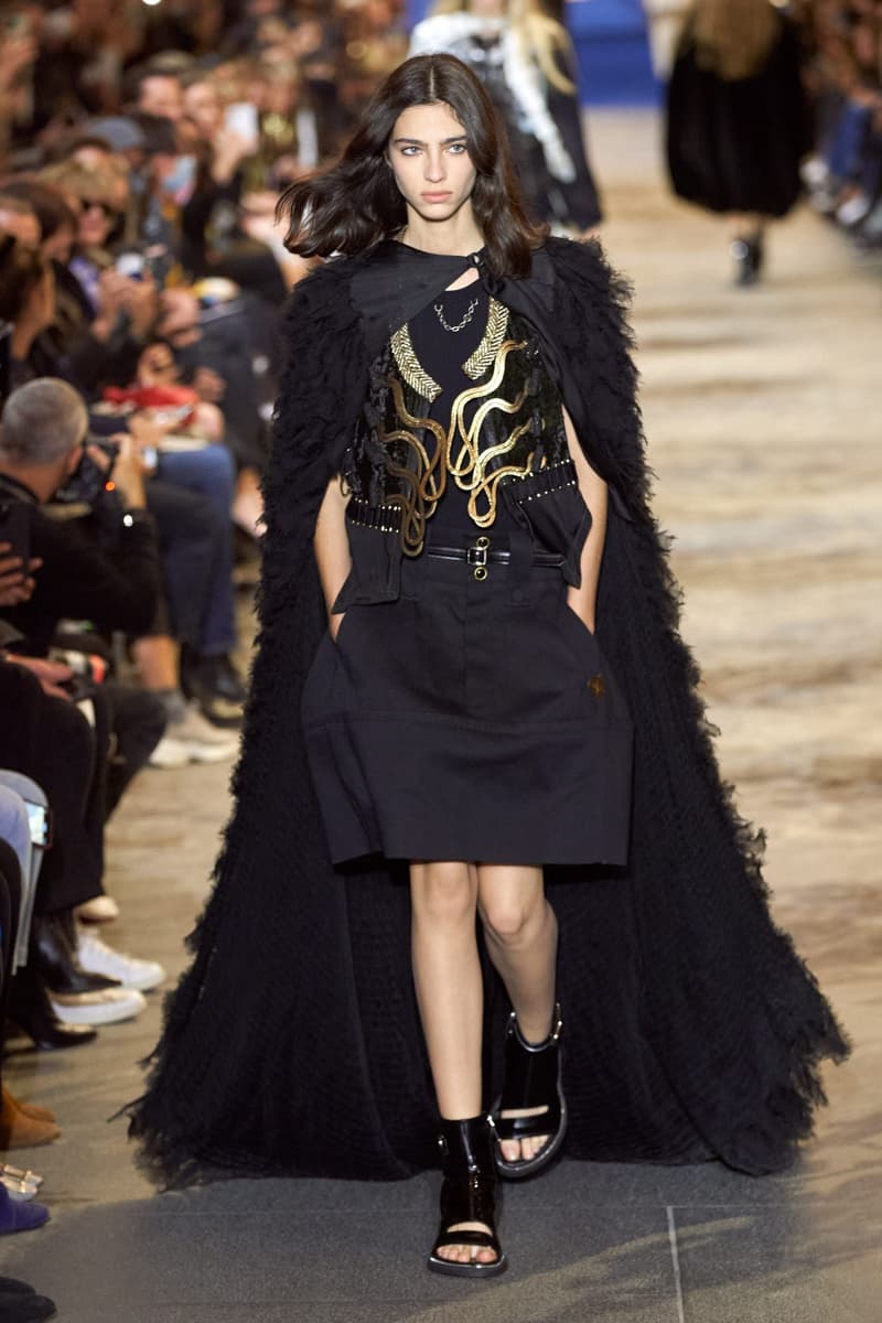Louis Vuitton 2022ss show runway pfw