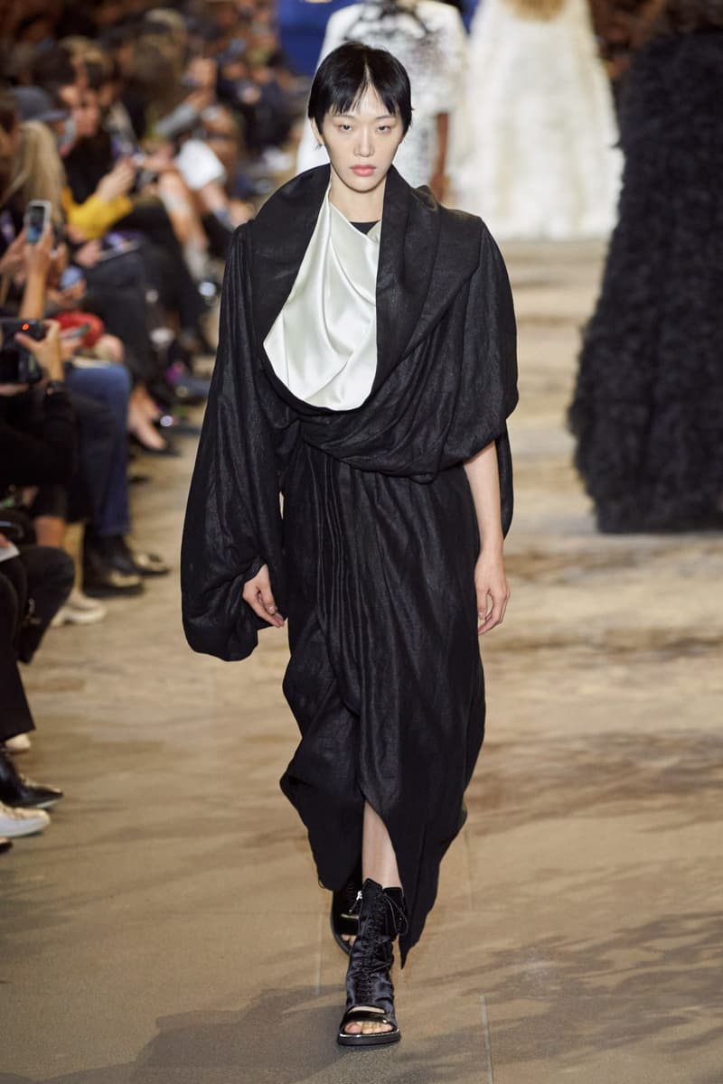 Louis Vuitton 2022ss show runway pfw