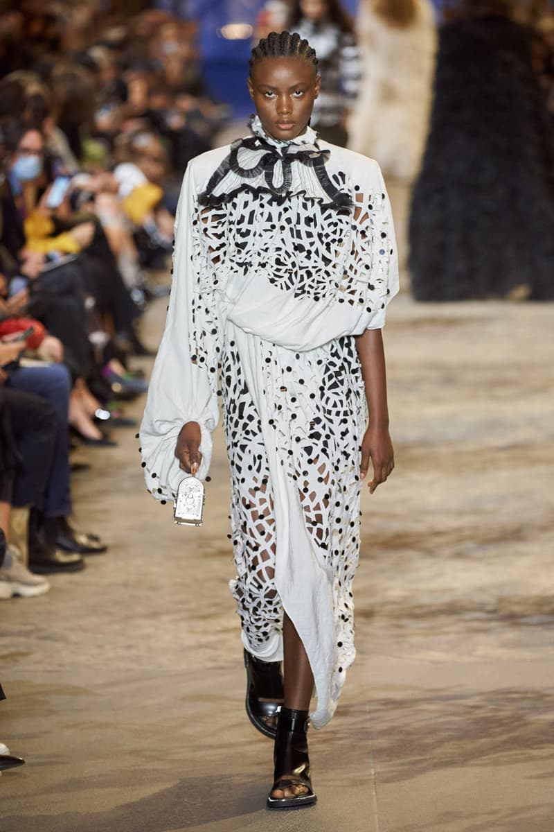 Louis Vuitton 2022ss show runway pfw