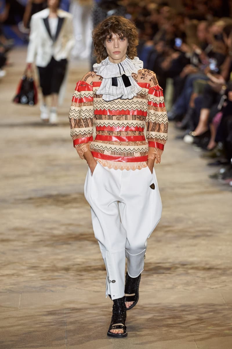 Louis Vuitton 2022ss show runway pfw