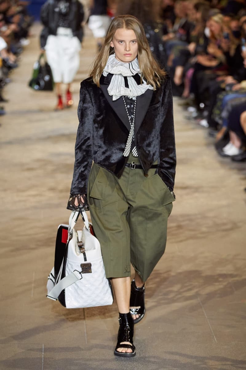 Louis Vuitton 2022ss show runway pfw