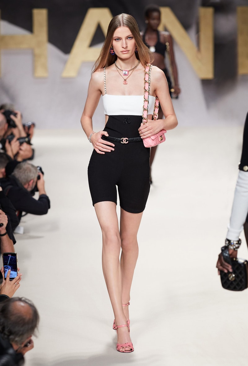 chanel 2022 ss virginie viard runway looks simple 80's