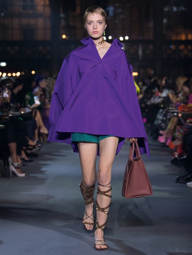 valntino Pierpaolo Piccioli 2022 ss PFW runway looks show