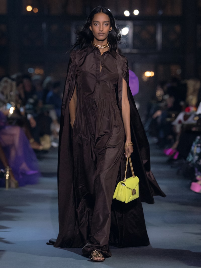 valntino Pierpaolo Piccioli 2022 ss PFW runway looks show
