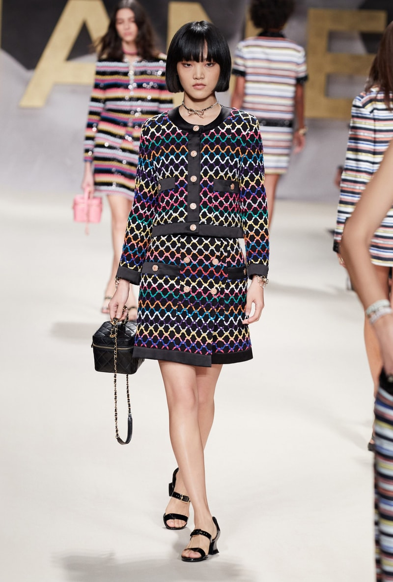 chanel 2022 ss virginie viard runway looks simple 80's